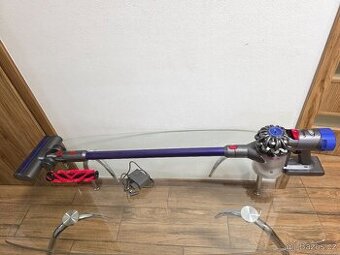 Dyson V8 Absolute s nabíječkou