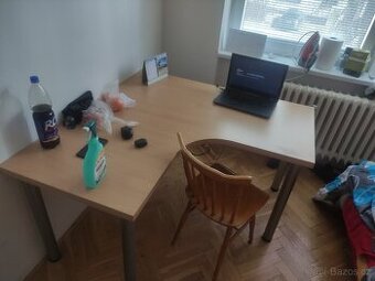 Stůl