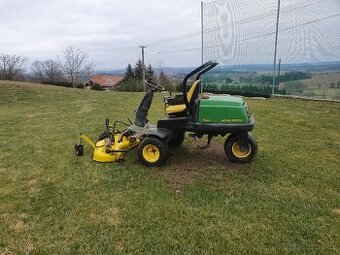 Zahradní traktor John Deer