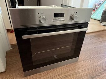 Trouba Electrolux vestavná