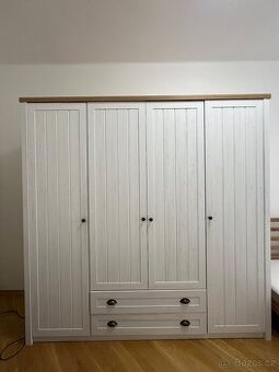 Šatní skříň MARKSKEL 212×210 bílá/barva dubu