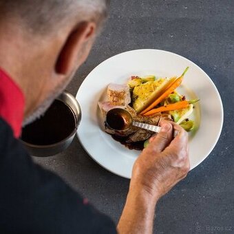 KUCHAŘ A POM. KUCHAŘ (m/ž) PRO RESTAURACI HEŘMANKA NEVEKLOV