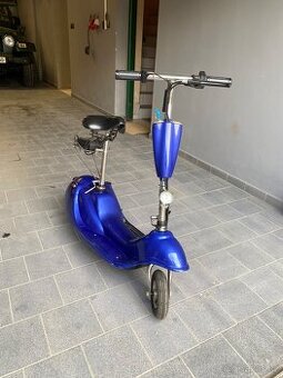 Prodám starou elektrickou koloběžku
