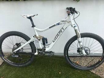 celoodpružené kolo Giant Reign 26" M