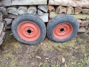 Přední kola Zetor 25