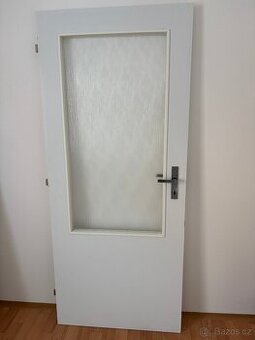 Interiérové dveře bílé levé prosklené