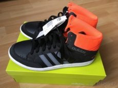 Nove kotnickove boty zn.Adidas vel.38,5