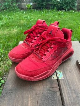 Nike Air Jordan Max 200 triple red