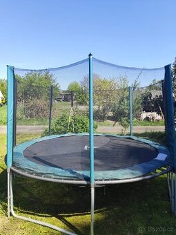 Trampolína