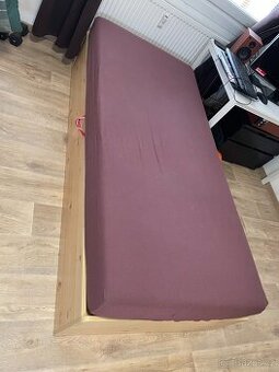 Postel s úložným prostorem - 1