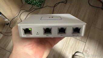 Ubiquiti UniFi - Security Gateway (USG)