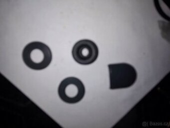 Dobrý den prodávám světla od Felicie a náhradní díly z inéru