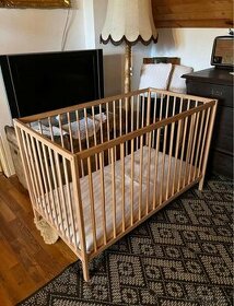 Dětská postýlka s matrací