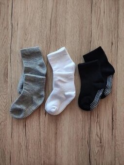 Prodam ponozky s protiskluzem 19/21 nove,pekne