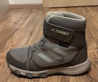 Adidas Terrex Snow, vel. EU 34