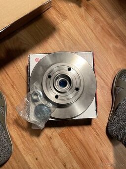 Nový brzdový kotouč Brembo 08.A141.17