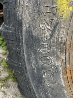 Prodám pneu na vvn Tatra 815