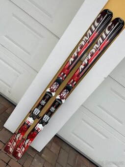 Sjezdové lyže Atomic SX 10 o délce 166 cm