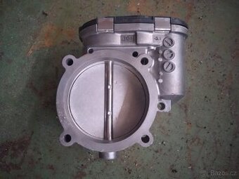 Škrtící klapka Audi A8