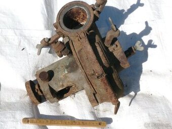 prodám stará ruční vodní čerpadla - Rejsek a další...... Sta