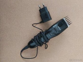 Holící strojek Philips s nástavcem