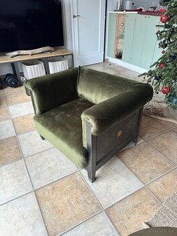 Prvorepublikové klubové křeslo po renovaci dle originálu