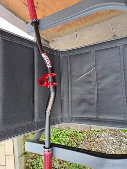 Renthal fatbar lite + burgtec gripy a představec