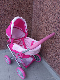 kočárek pro panenky