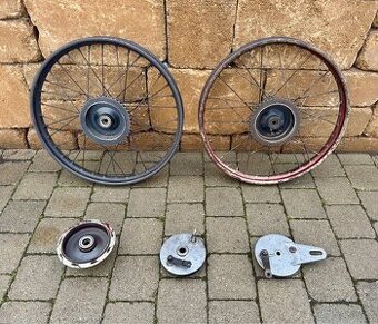 ČZ 125 B T - přední a zadní kola