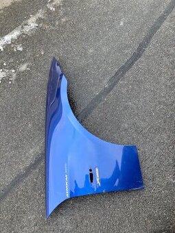 Prodám pravý přední blatník na BMW E 90.