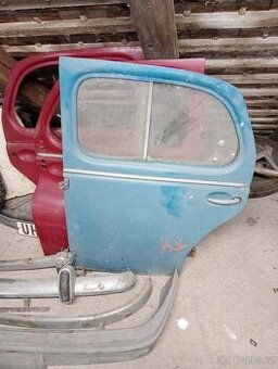 Renault 4 CV dveře