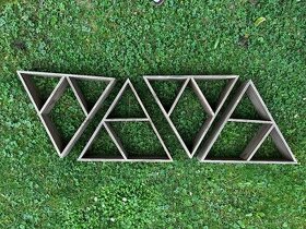 Trojúhelníkové designové dřevěné závěsné police