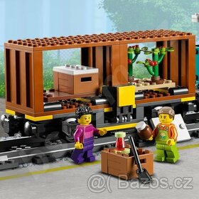 LEGO vlak novy hnedy vagon ze setu 60336