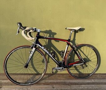 Silniční kolo Trek Madone 4.5 Carbon