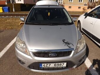 Prodám Ford Fokus-benzín, manuál