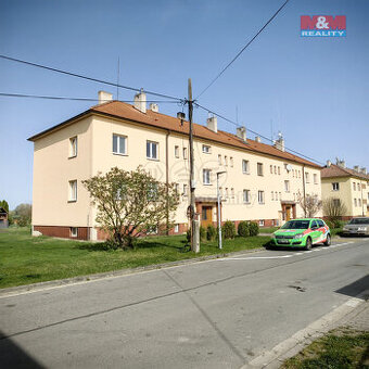Prodej bytu 2+1, 74 m², Dašice, ul. ČSLA s garáží a zahradou - 1