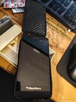 blackberry z10 100-2 jako novy + kuze