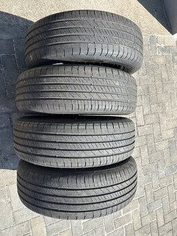 215/60/17 Goodyear SUV