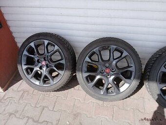 ABARTH 124 SPIDER sada kol s pneu