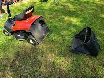 Rider,traktor na sekání trávy