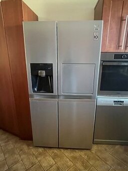 Americká lednice LG
