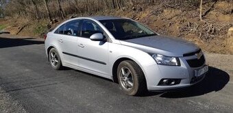 Chevrolet cruze 1.6, benzín