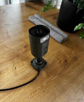 8 bezpečnostních kamer, 4 TB disk, bezpečnostní kamery