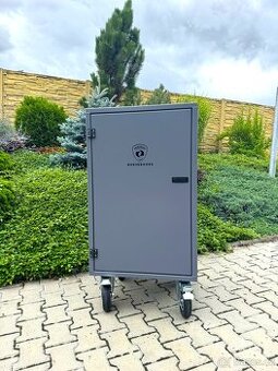 TACK BOX