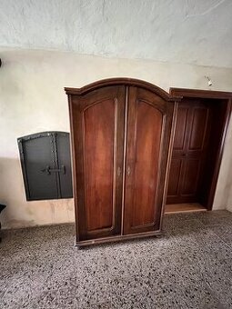 Starožitná skříň k renovaci - 1