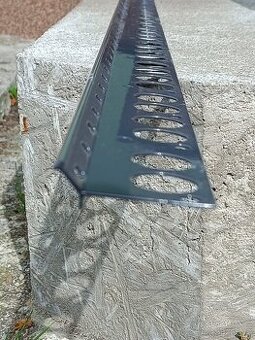 Lišty na kamenný koberec