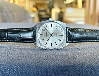 Československé mechanické vintage retro hodinky PRIM Čtverec