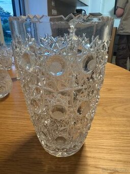 Prodám - broušená váza