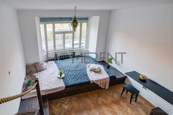 Útulný byt 1+kk s výhledem do parku – Sekaninova, Praha 2 – 