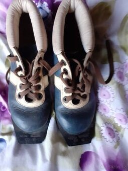 Retro  boty  na běžky Botas,retro  kufřík